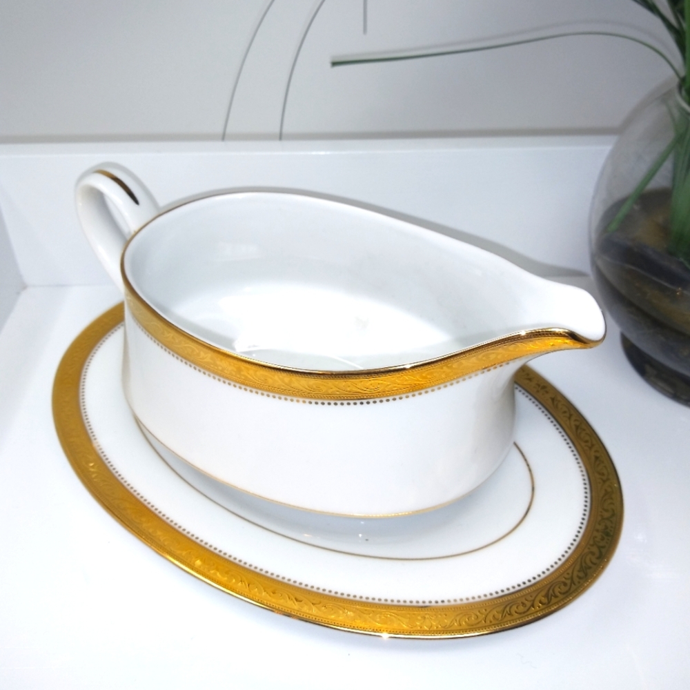 Noritake 4276 Signature Gold (1) Gravy Boat 7" (1) Oval Saucer 8"